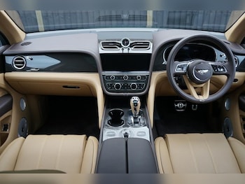Used Bentley Bentayga 2025 for sale - 78090516: Photo