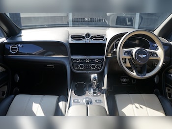 Used Bentley Bentayga 2021 for sale - 78593009: Photo