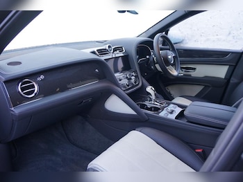 Used Bentley Bentayga 2023 for sale - 76641038: Photo