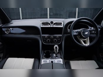 Used Bentley Bentayga 2023 for sale - 76641038: Photo