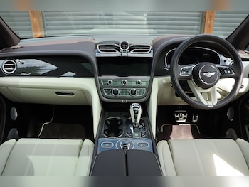 Used Bentley Bentayga 2026 for sale - 79552439: Photo