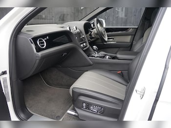 Used Bentley Bentayga 2019 for sale - 75995358: Photo