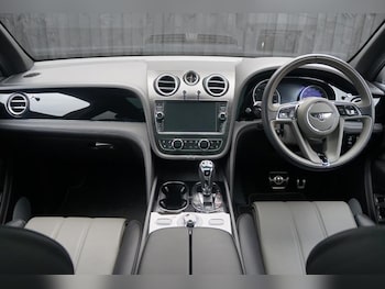 Used Bentley Bentayga 2019 for sale - 75995358: Photo