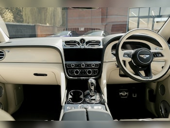Used Bentley Bentayga 2026 for sale - 79025302: Photo