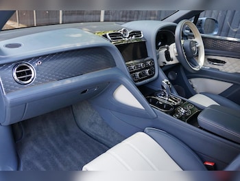 Used Bentley Bentayga 2021 for sale - 78903575: Photo