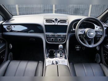 Used Bentley Bentayga 2020 for sale - 77138397: Photo