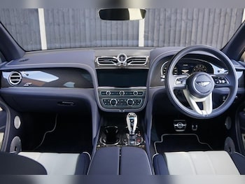 Used Bentley Bentayga 2023 for sale - 76977378: Photo