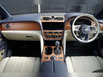 Used Bentley Bentayga 2024 for sale - 79600679: Photo