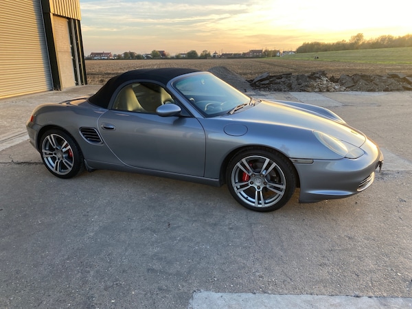 Used Porsche Boxster 2004 for sale - 76246283: Photo 2