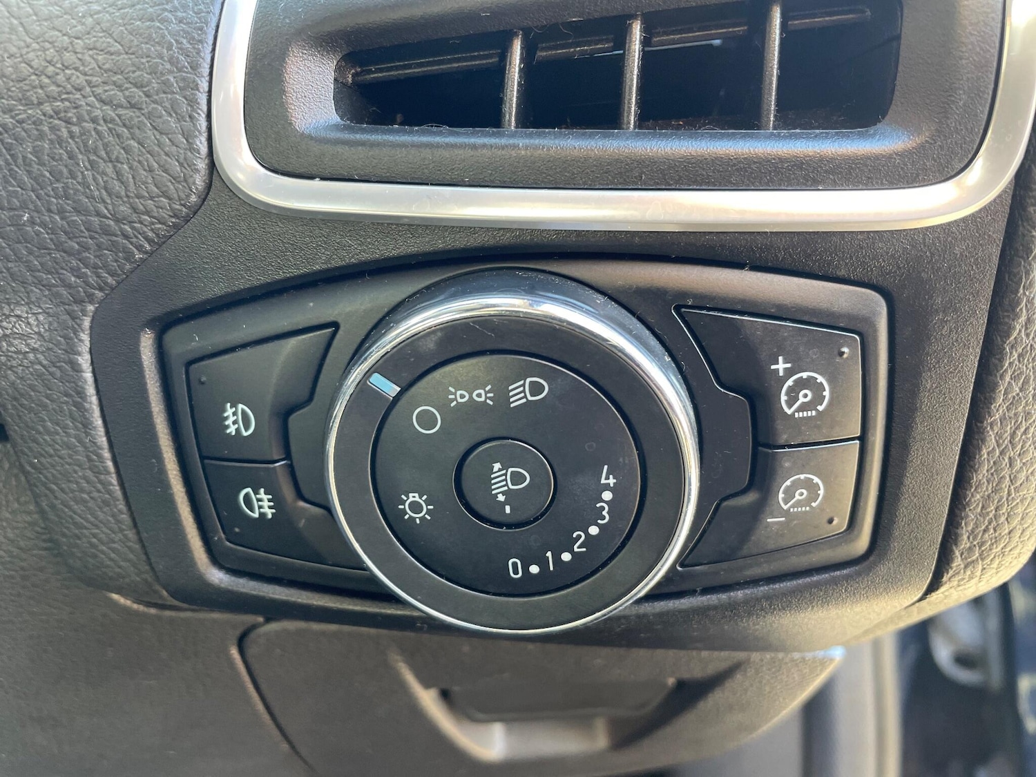 Used Ford Focus 2011 for sale - 76334627: Photo 9