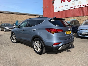 Used Hyundai Santa Fe 2018 for sale - 78069731: Photo