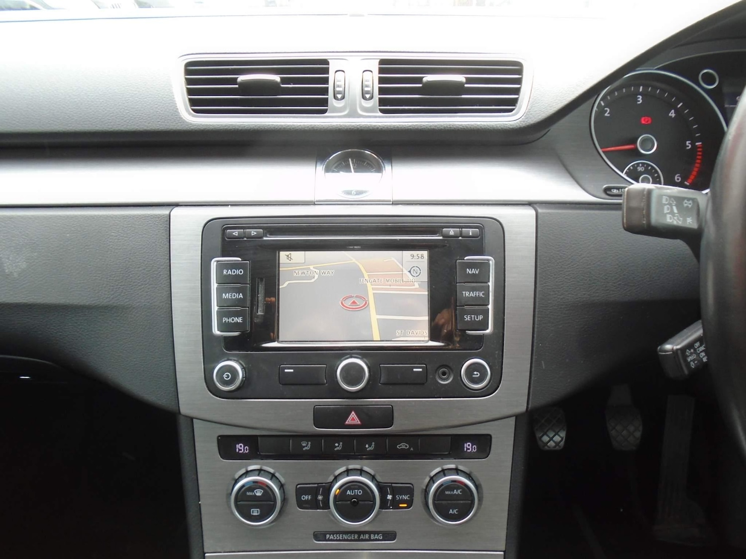 Used Volkswagen Passat 2013 for sale - 76914472: Photo 10