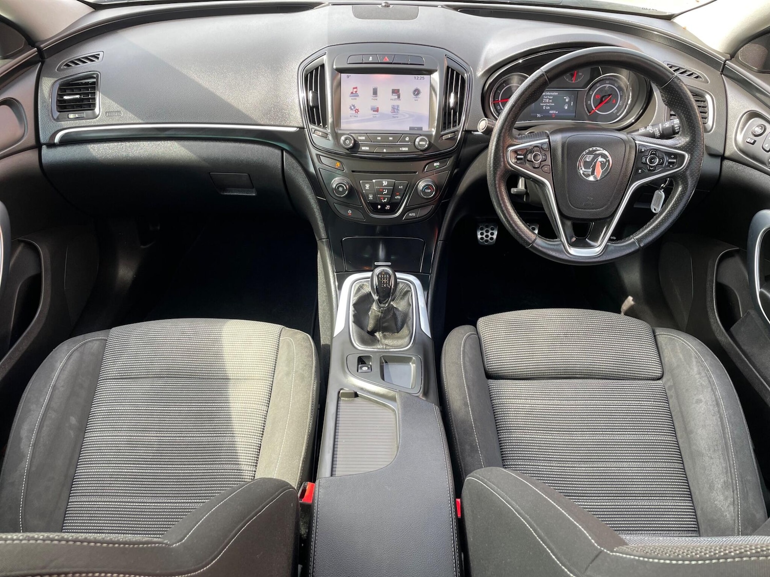 Used Vauxhall Insignia 2016 for sale - 78201569: Photo 3