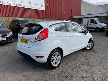 Used Ford Fiesta 2016 for sale - 76914517: Photo