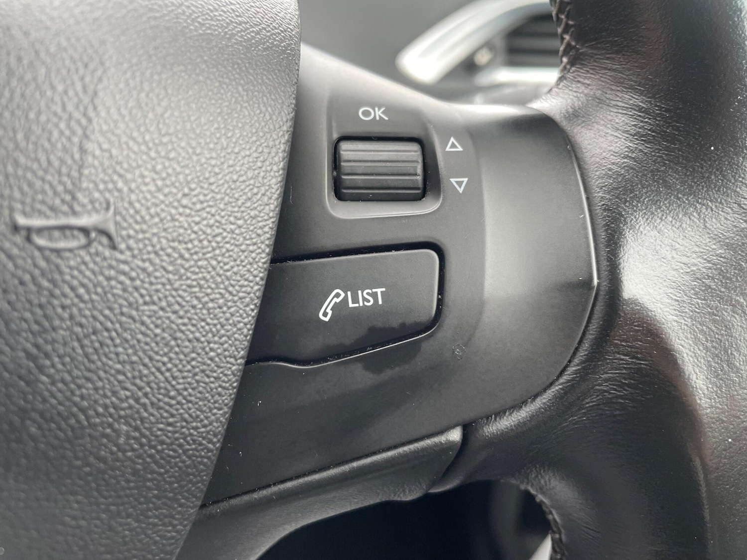 Used Peugeot 2008 2015 for sale - 77462953: Photo 12