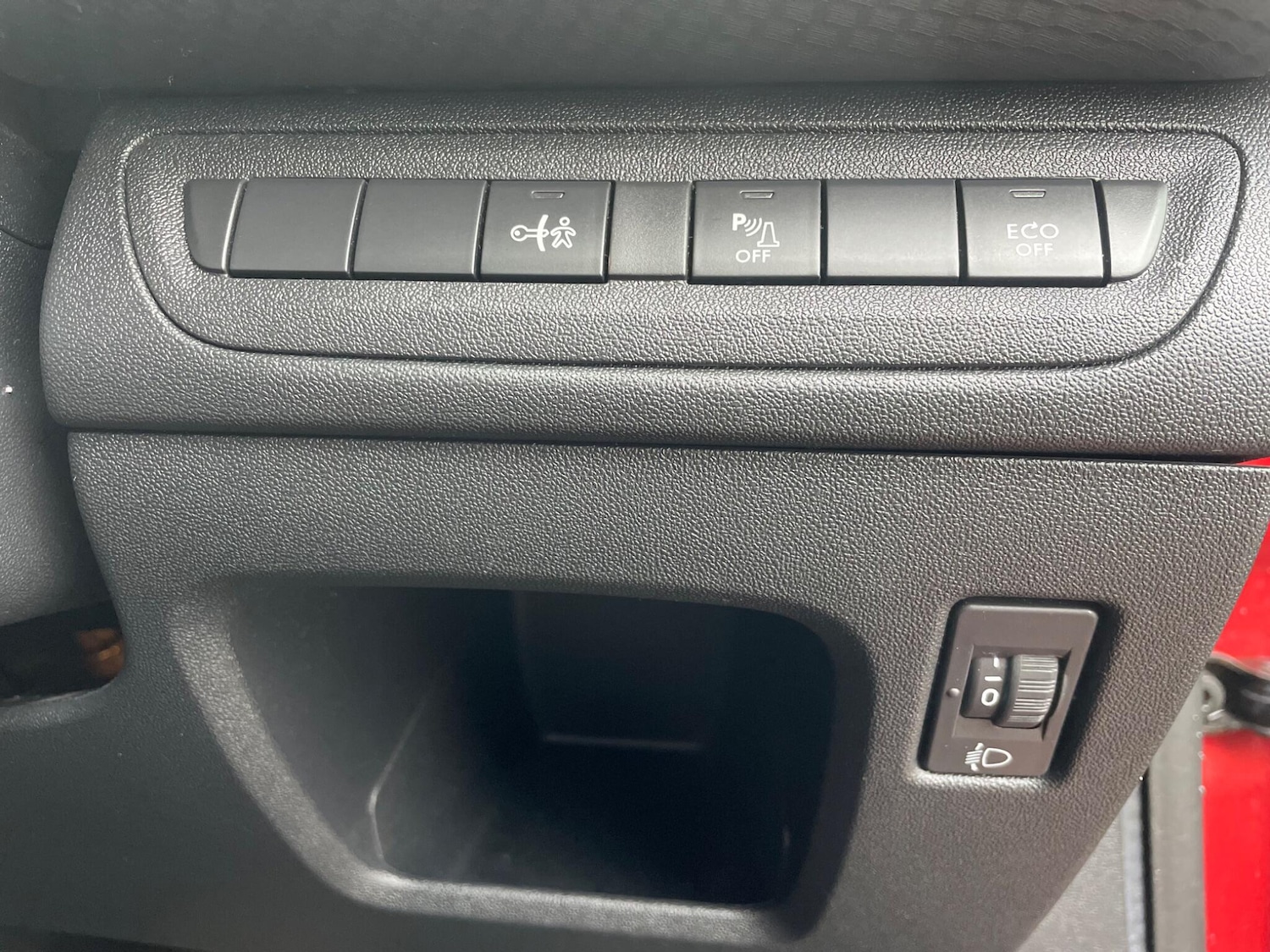 Used Peugeot 2008 2015 for sale - 77462953: Photo 13