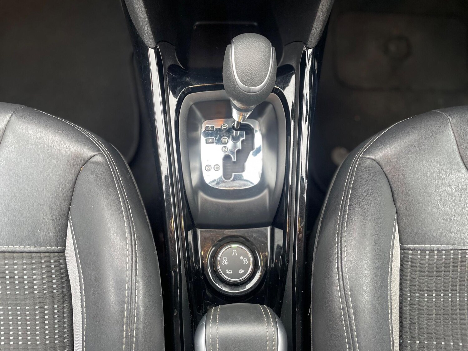 Used Peugeot 2008 2015 for sale - 77462953: Photo 18