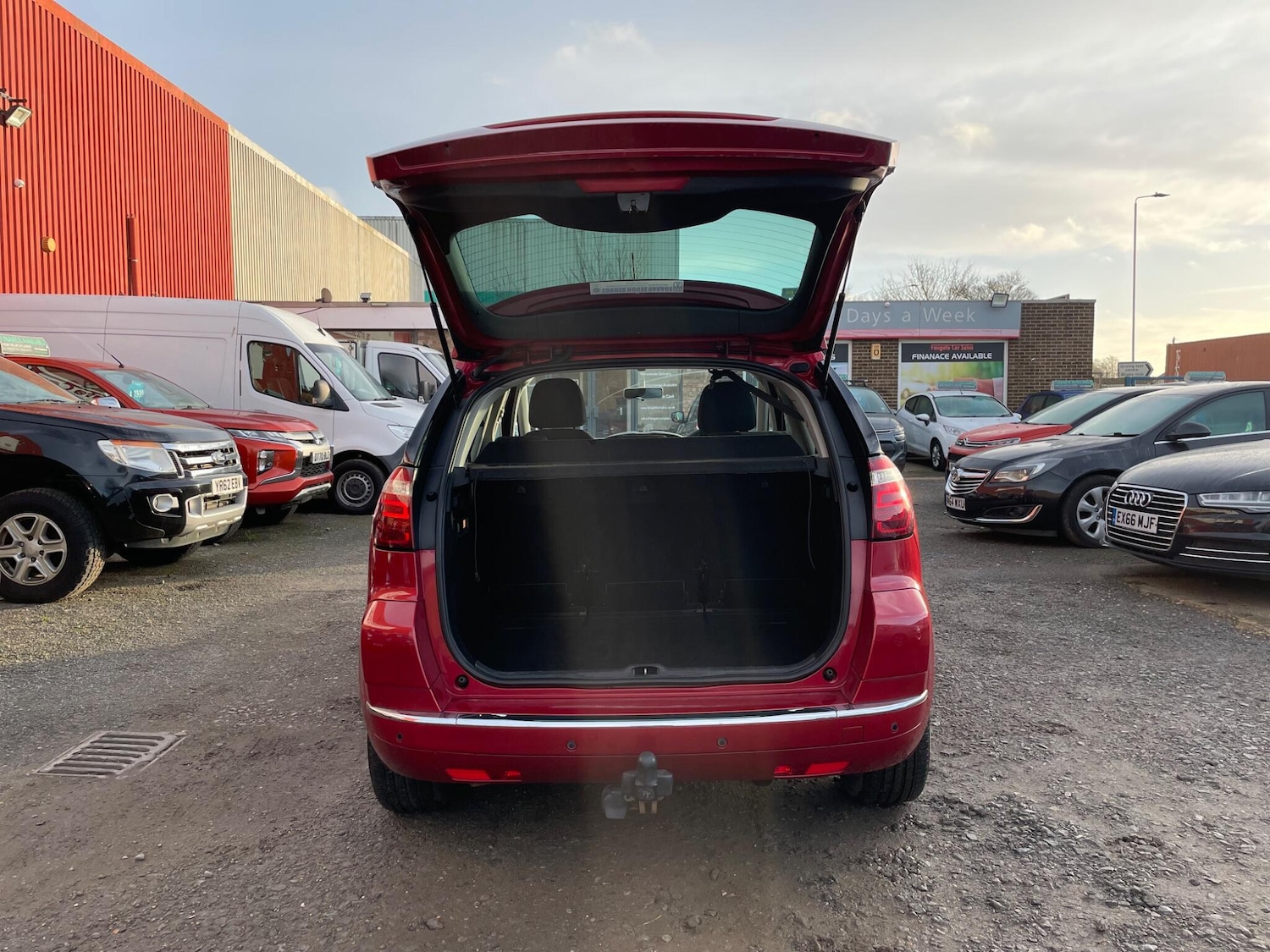 Used Citroen C4 Picasso 2011 for sale - 76914542: Photo 30