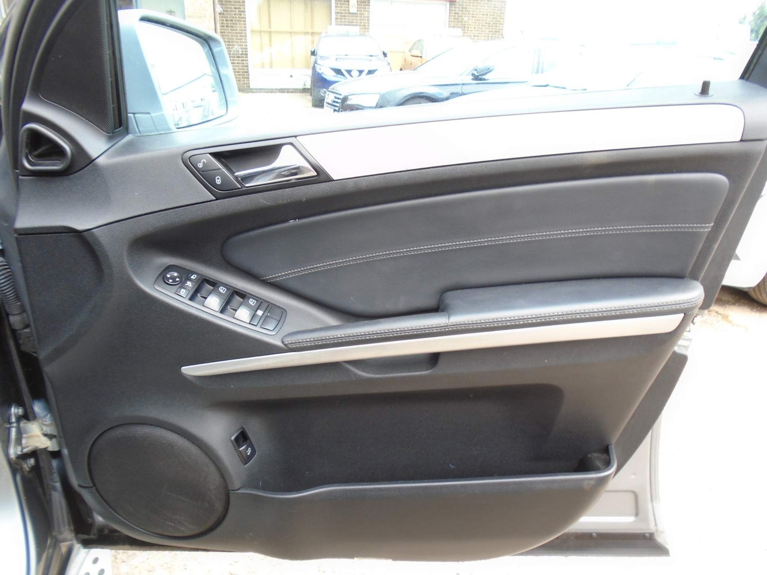 Used Mercedes-Benz M Class 2011 for sale - 76914484: Photo 10