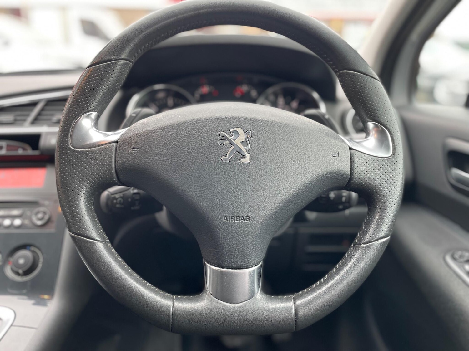 Used Peugeot 3008 2014 for sale - 77567831: Photo 8