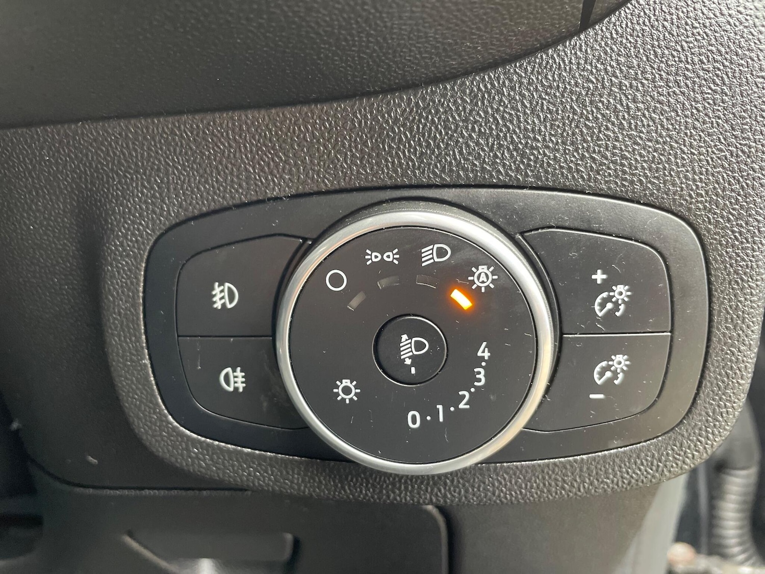 Used Ford Fiesta 2018 for sale - 76010803: Photo 8