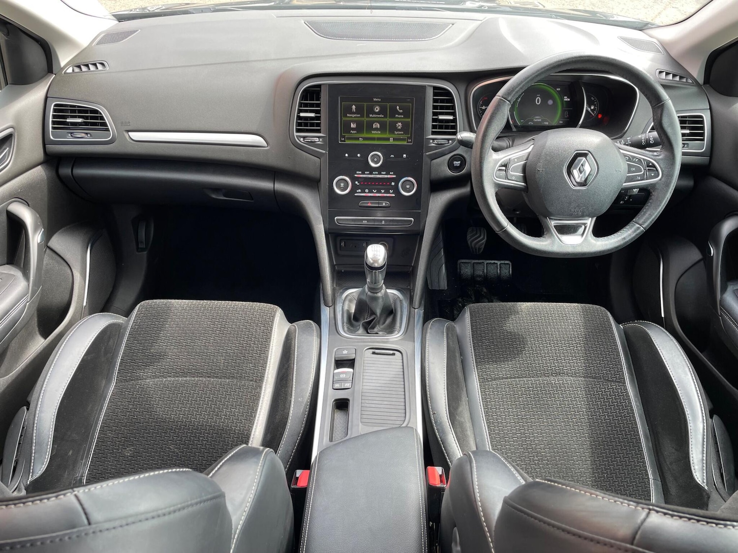 Used Renault Megane 2017 for sale - 76914498: Photo 3