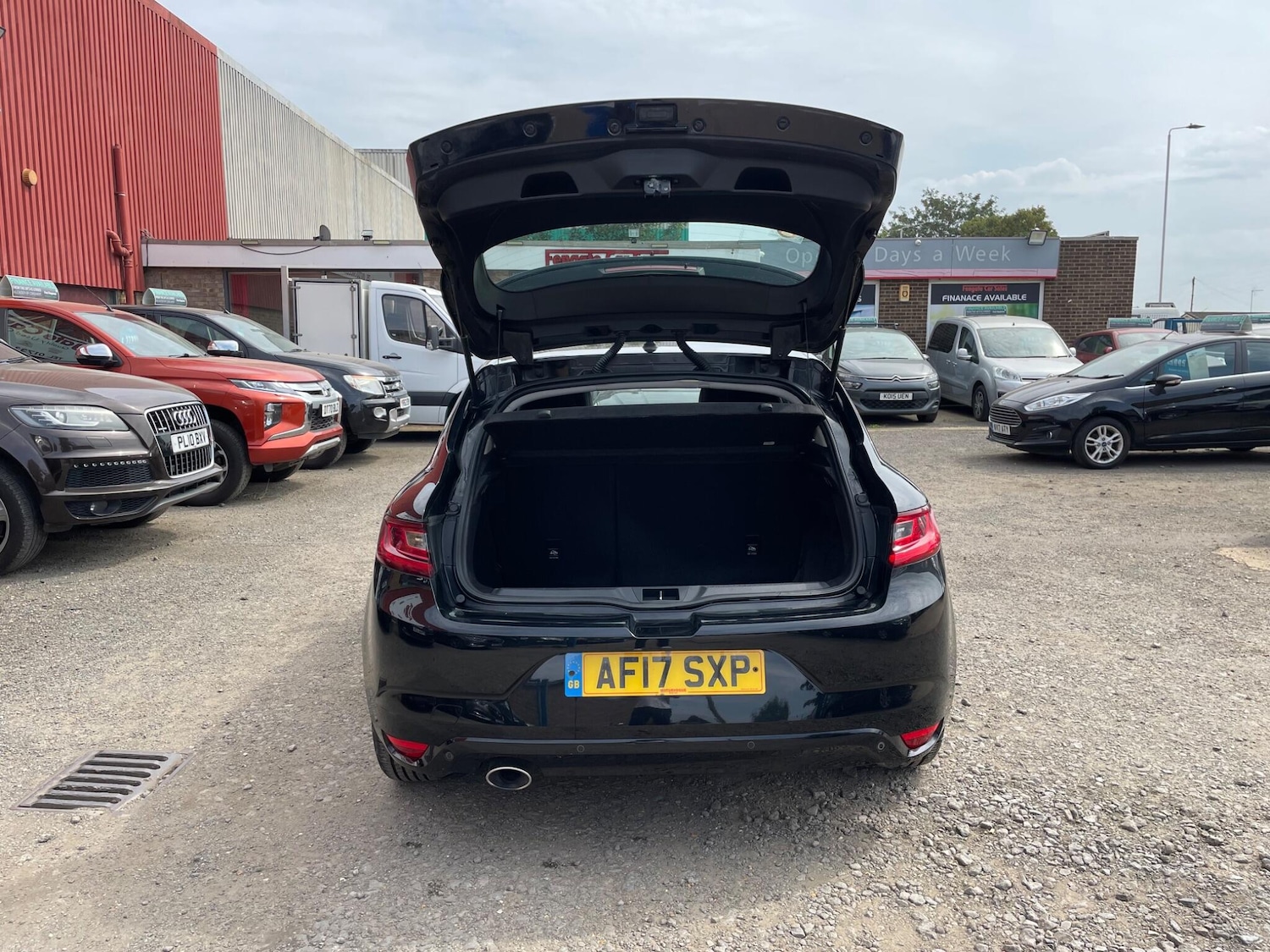 Used Renault Megane 2017 for sale - 76914498: Photo 6