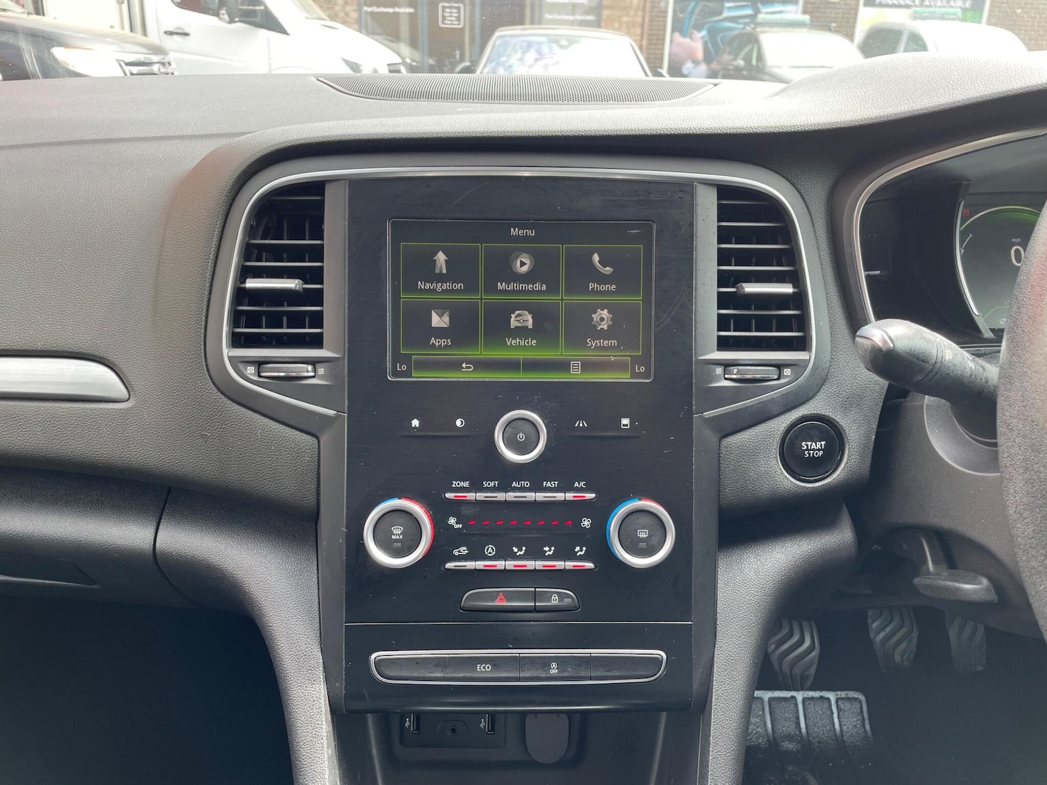 Used Renault Megane 2017 for sale - 76914498: Photo 9