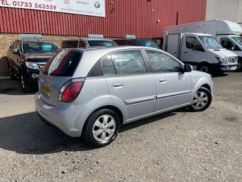 Used Kia Rio 2011 for sale - 76010676: Photo