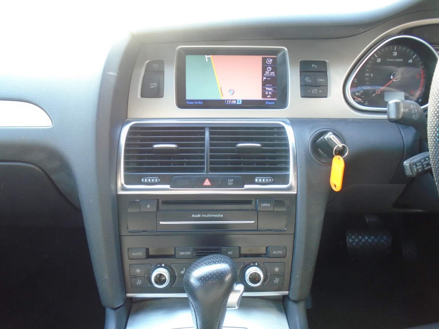 Used Audi Q7 2010 for sale - 76914465: Photo 12