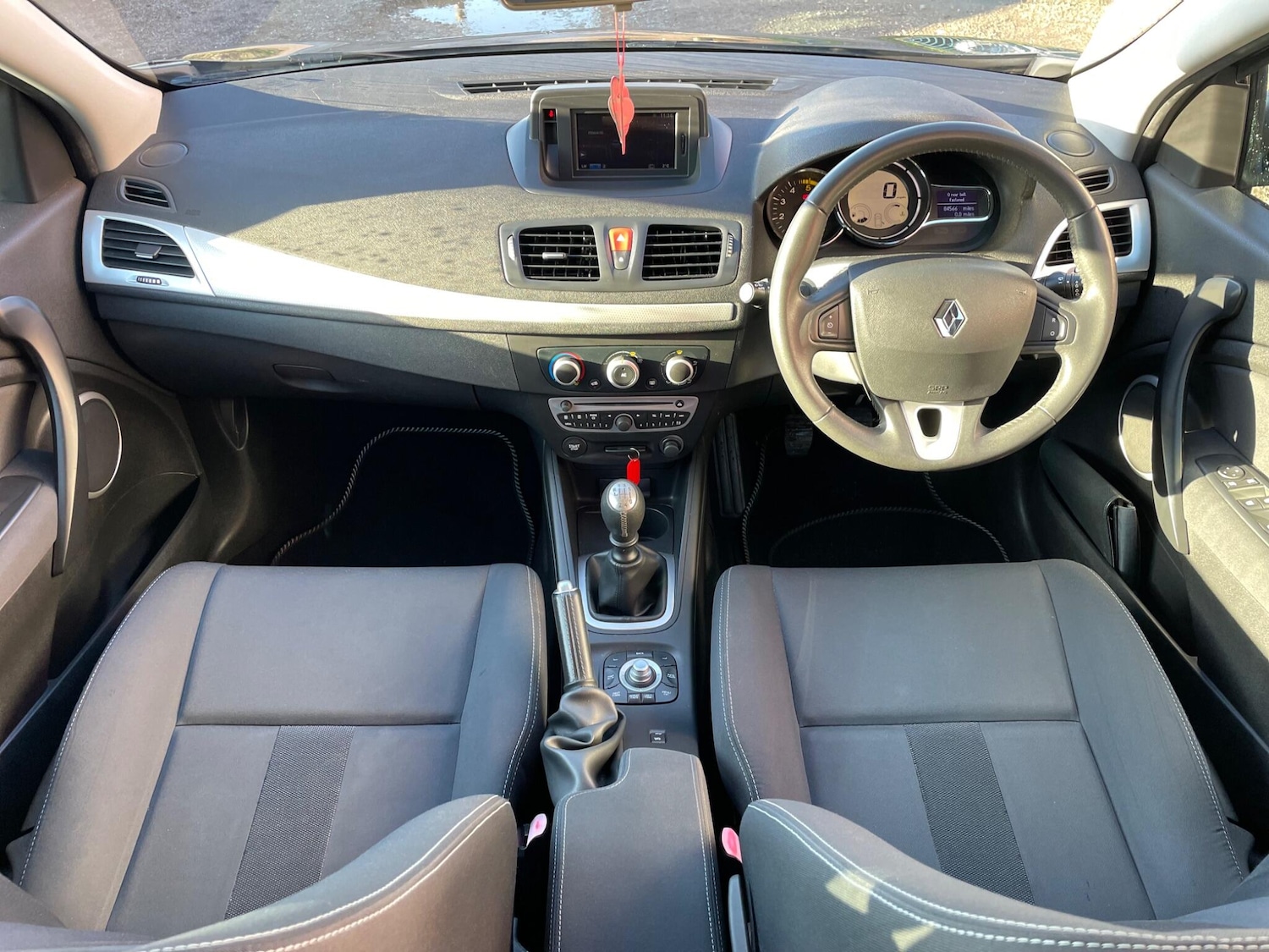 Used Renault Megane 2010 for sale - 77152696: Photo 3