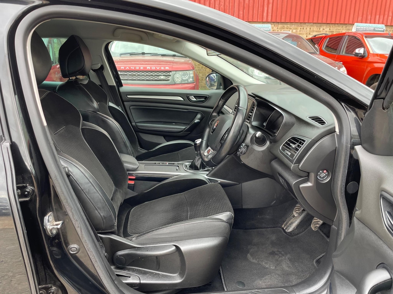 Used Renault Megane 2017 for sale - 76914493: Photo 3