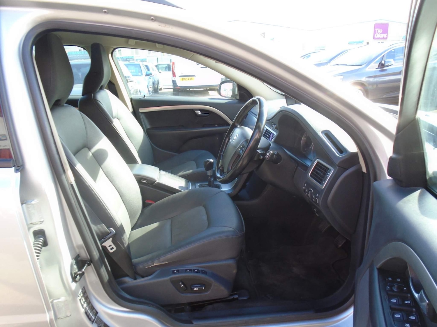 Used Volvo V70 2008 for sale - 76914471: Photo 15