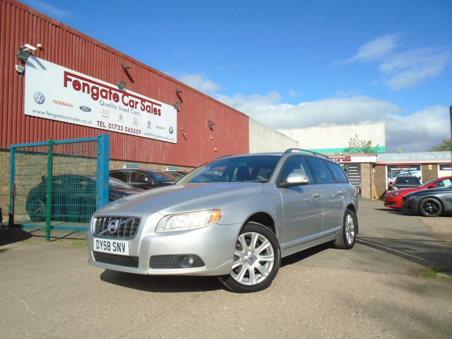 Used Volvo V70 2008 for sale - 76914471: Photo 4