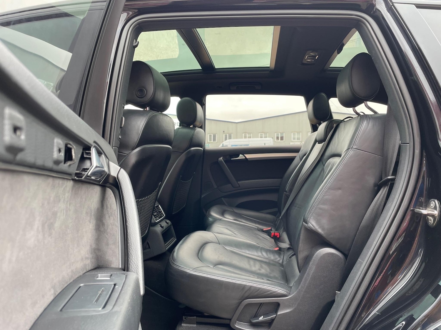 Vehicle 29