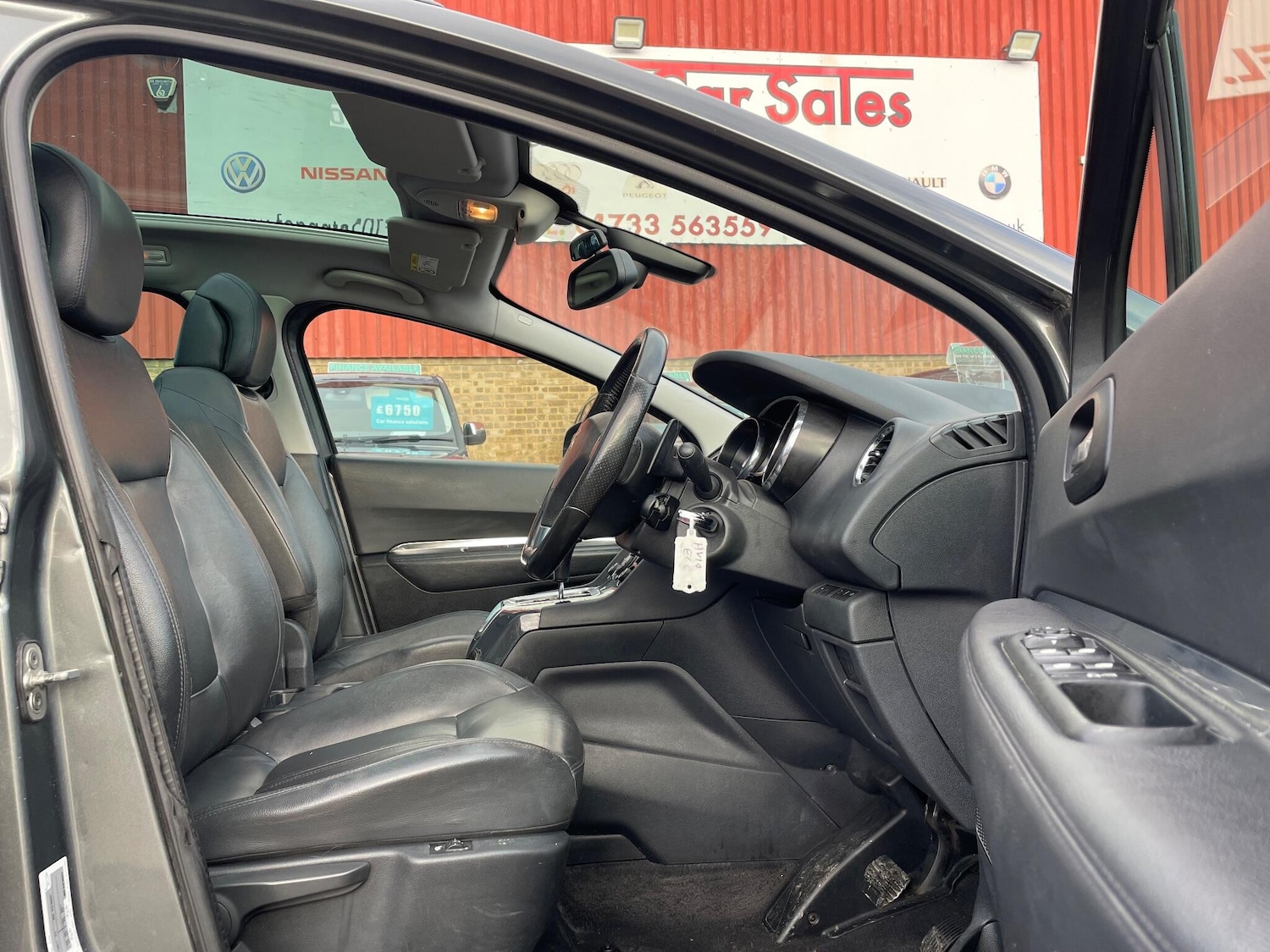 Used Peugeot 5008 2014 for sale - 76914522: Photo 17