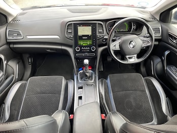 Used Renault Megane 2017 for sale - 78305112: Photo