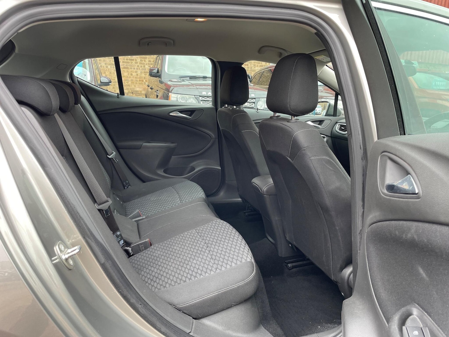 Used Vauxhall Astra 2017 for sale - 76010724: Photo 17