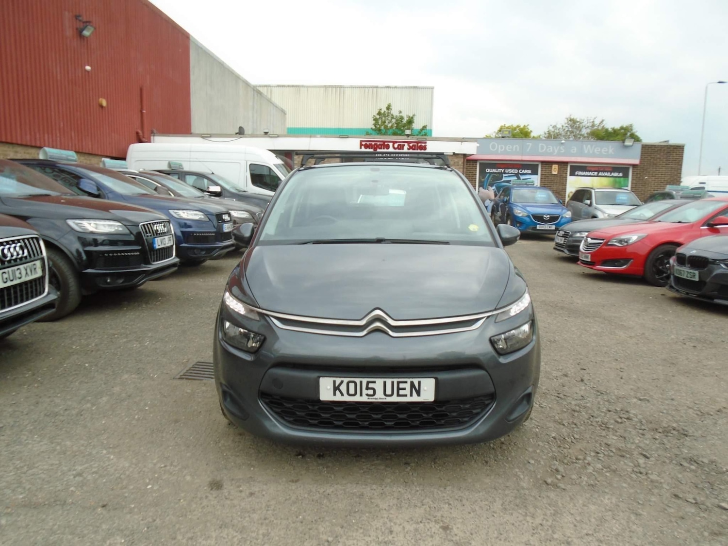 Used Citroen C4 Picasso 2015 for sale - 76914470: Photo 3