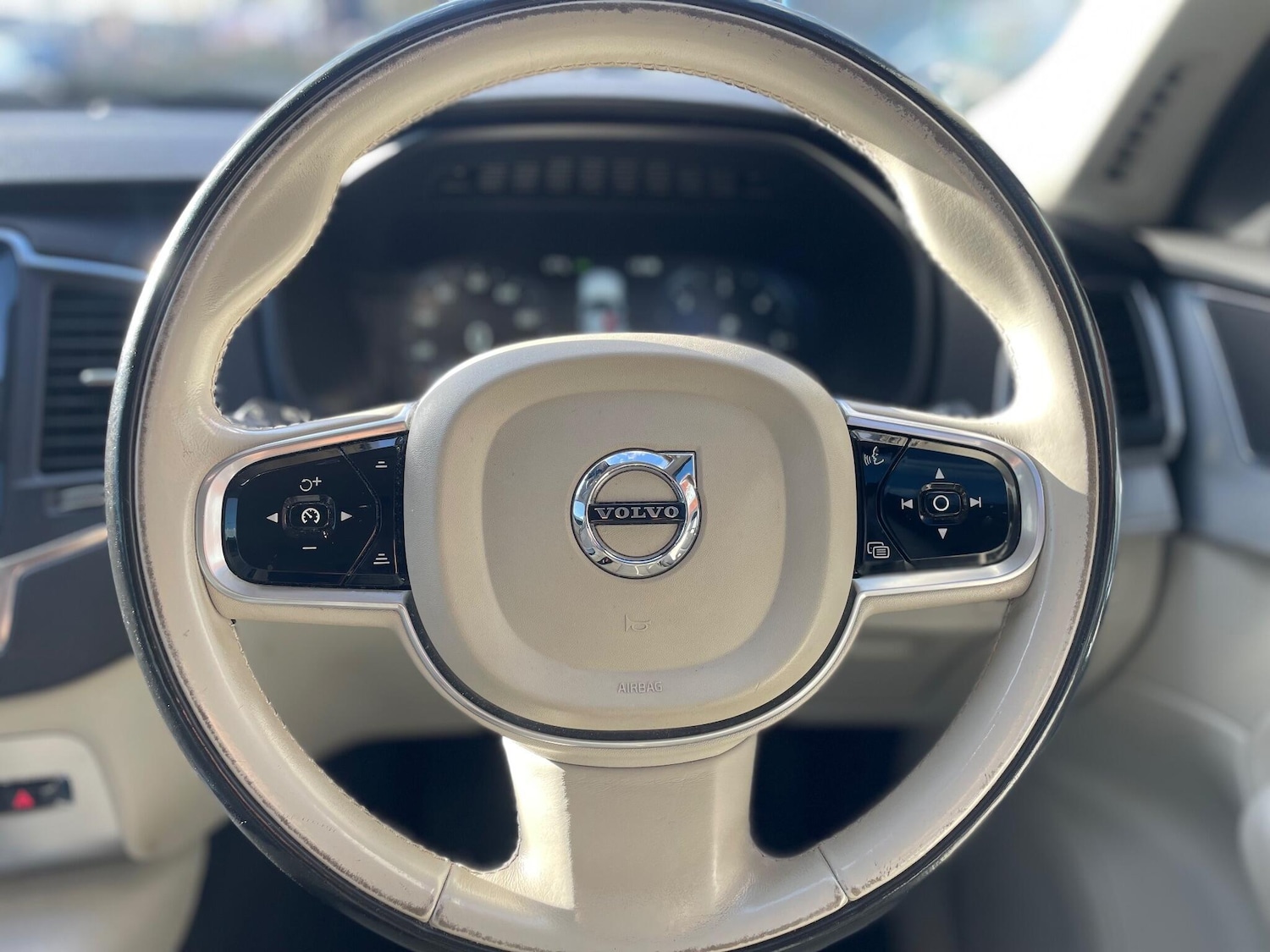 Used Volvo XC90 2017 for sale - 76914531: Photo 9