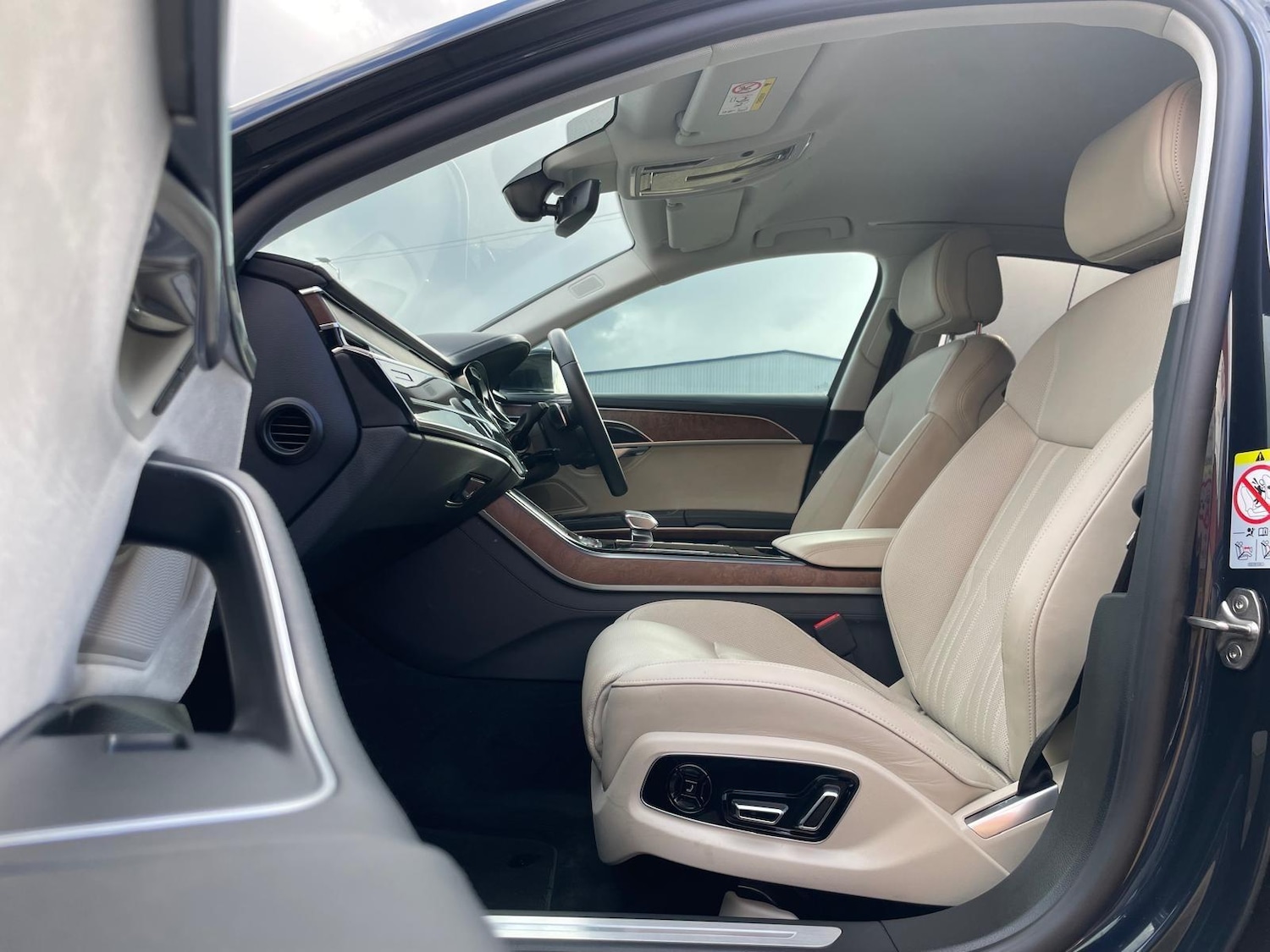 Used Audi A8 for sale - 76914485: Photo 27