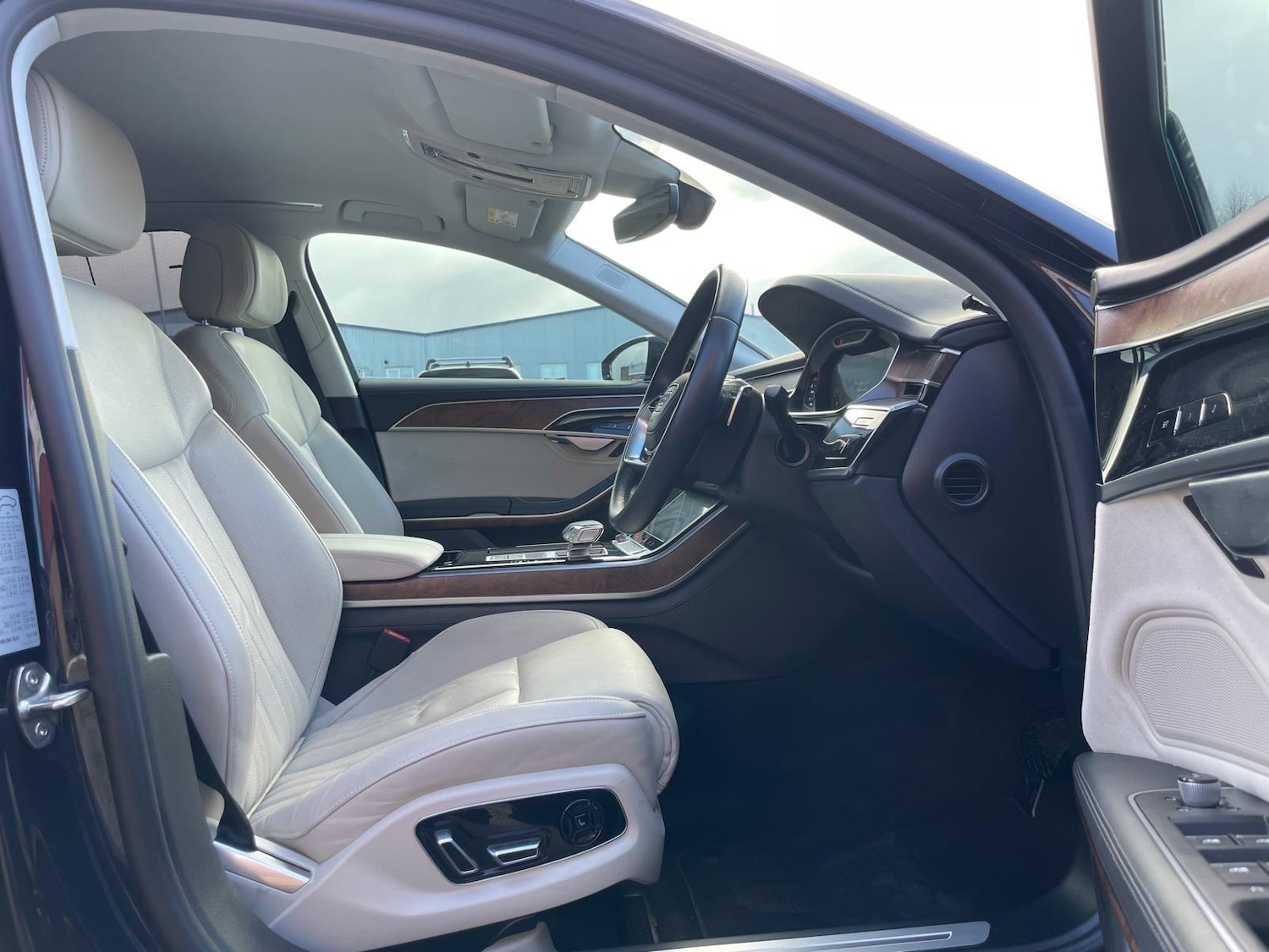 Used Audi A8 for sale - 76914485: Photo 3