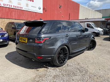 Used Land Rover Range Rover Sport 2017 for sale - 76010721: Photo