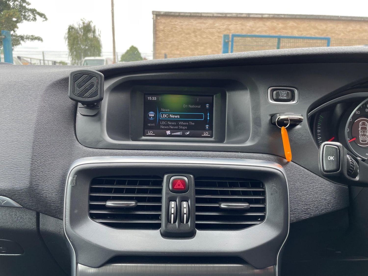 Used Volvo V40 2014 for sale - 76914503: Photo 15