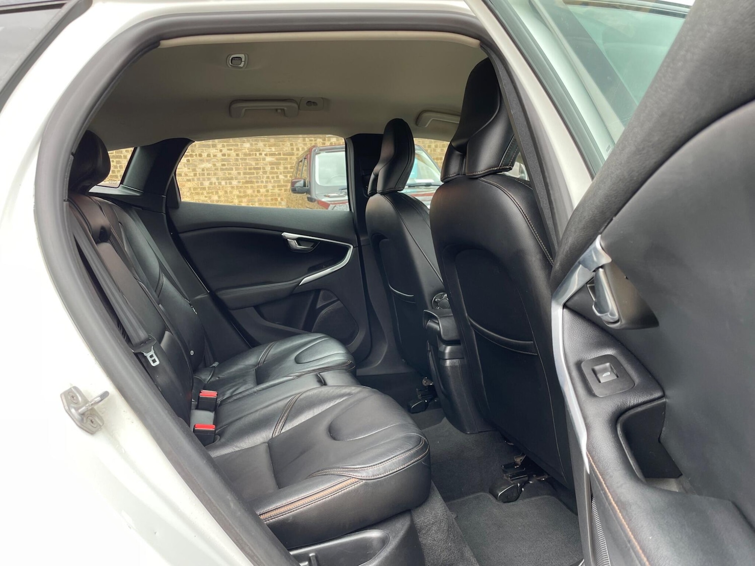 Used Volvo V40 2014 for sale - 76914503: Photo 21