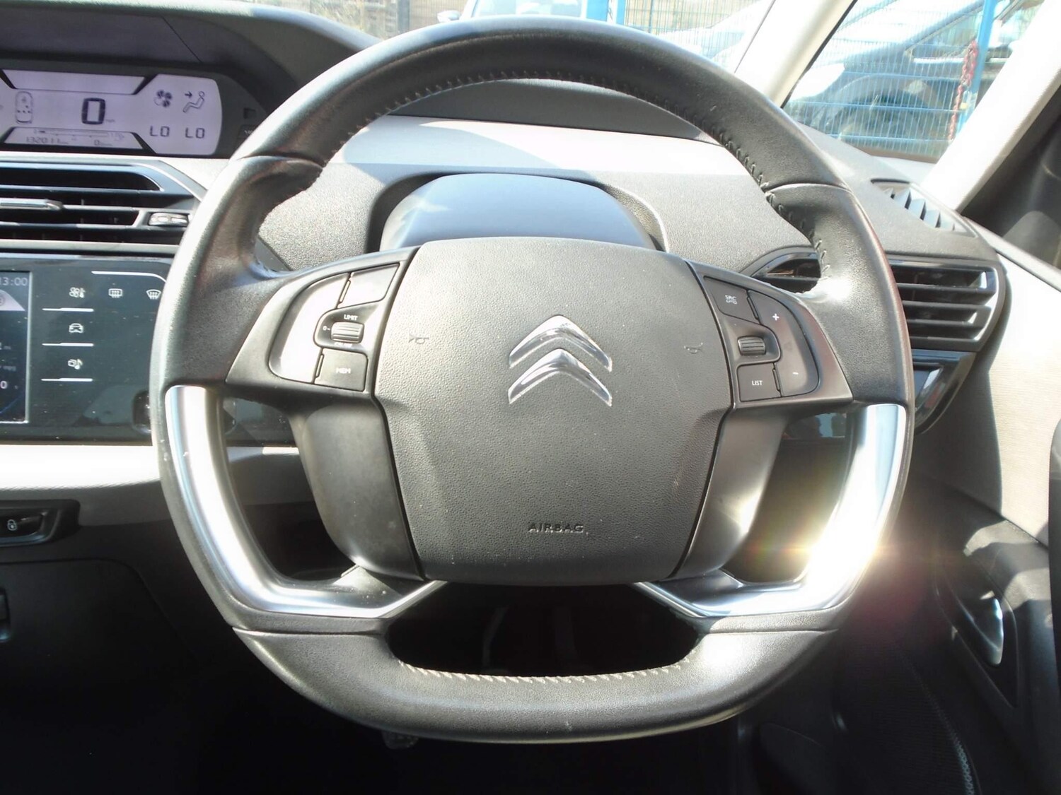 Used Citroen C4 Picasso 2015 for sale - 76914479: Photo 10