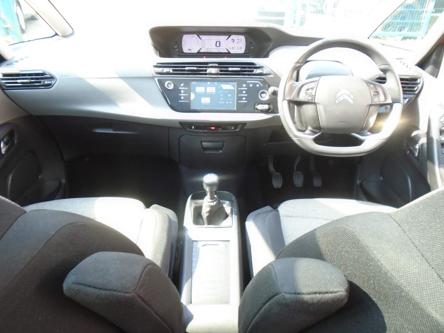 Used Citroen C4 Picasso 2015 for sale - 76914479: Photo 3