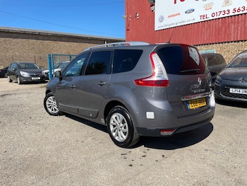 Used Renault Grand Scenic 2016 for sale - 78297501: Photo