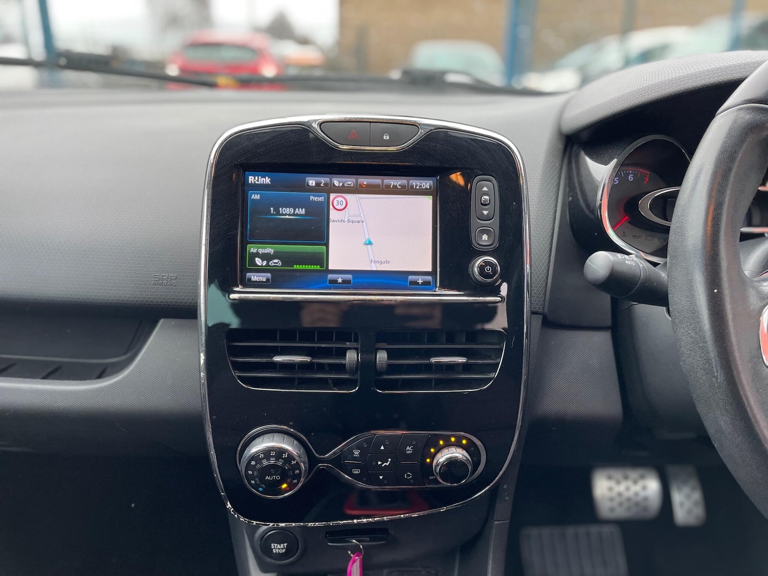 Used Renault Clio 2014 for sale - 76961839: Photo 15