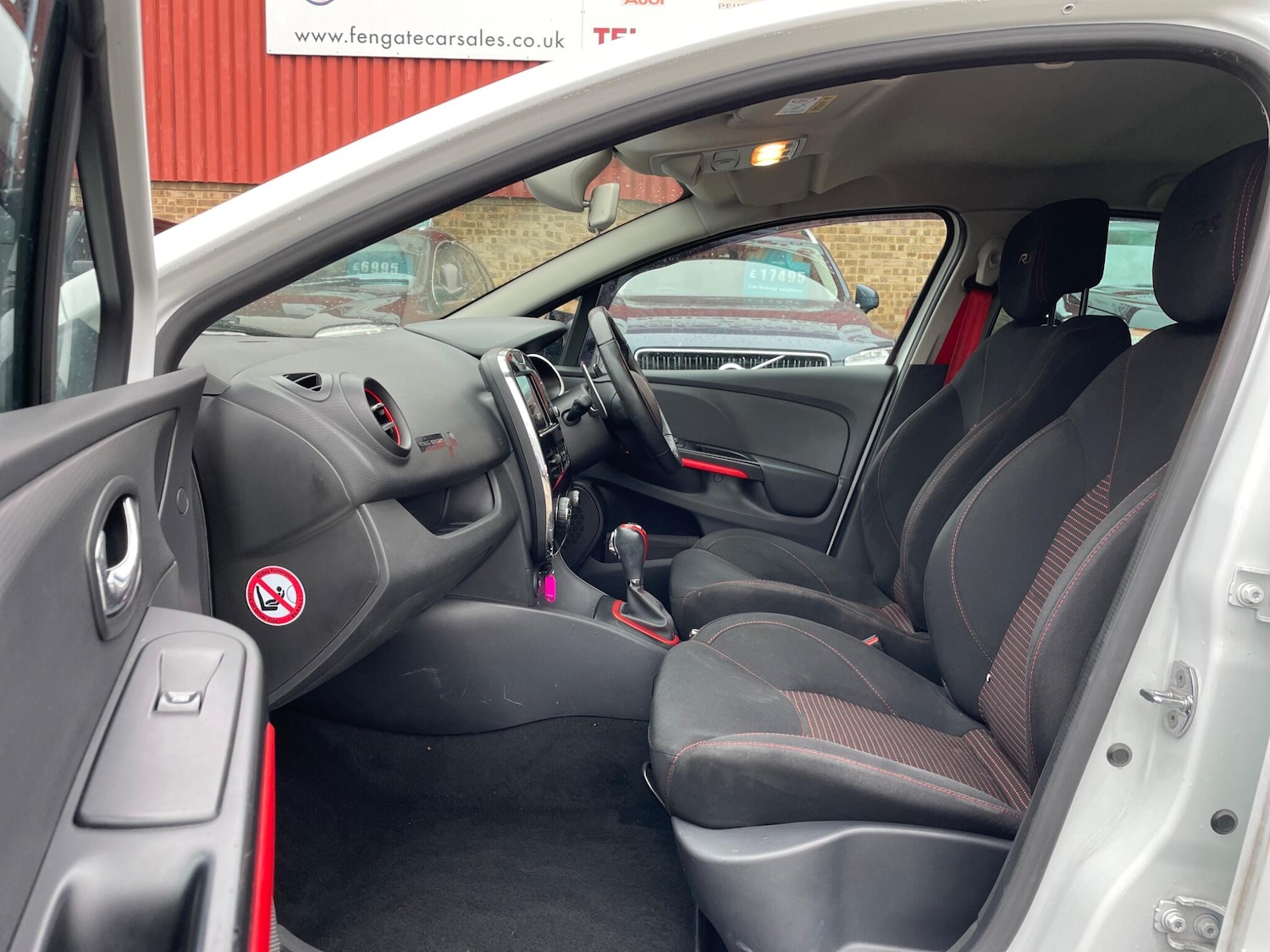 Used Renault Clio 2014 for sale - 76961839: Photo 18